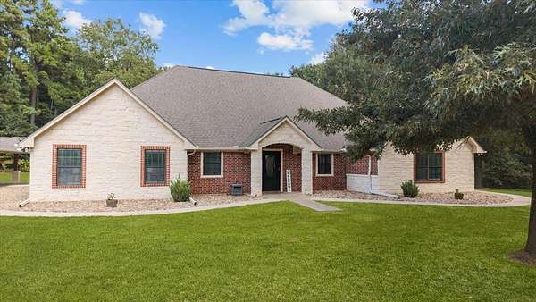 17.1 Acres of Land with Home for Sale in Palestine, Texas