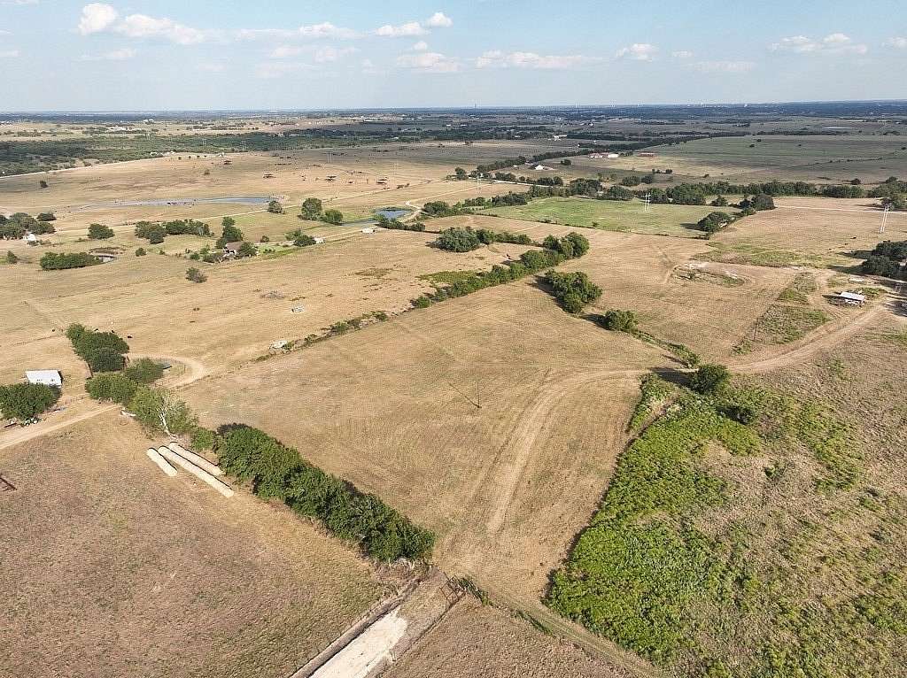 10 Acres of Land for Sale in Burton, Texas