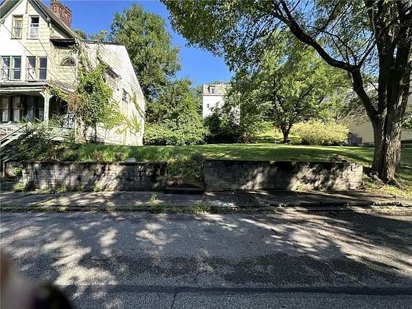 0.04 Acres of Residential Land for Sale in Pittsburgh, Pennsylvania