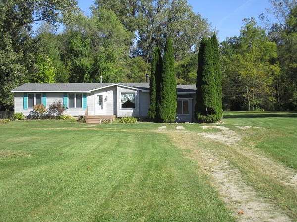 5 Acres of Residential Land with Home for Sale in Belleville, Michigan