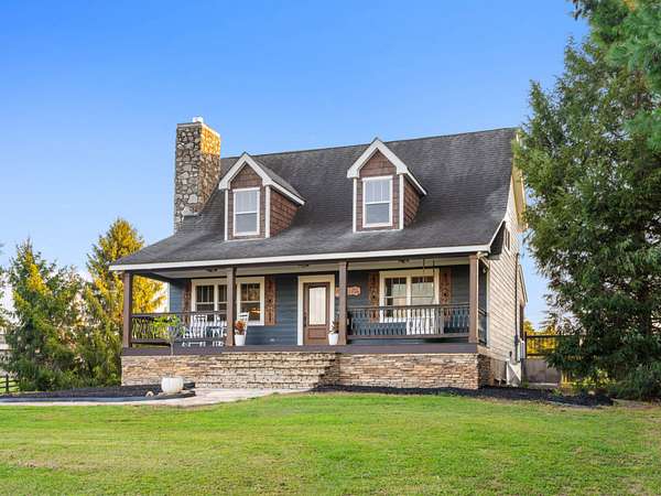 23.2 Acres of Land with Home for Sale in Springfield, Tennessee