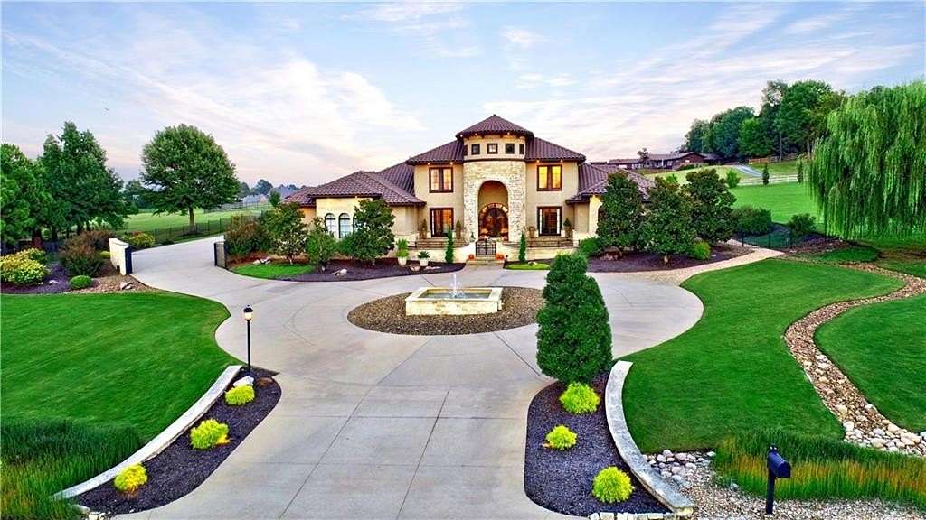 3.8 Acres of Residential Land with Home for Sale in Fayetteville, Arkansas