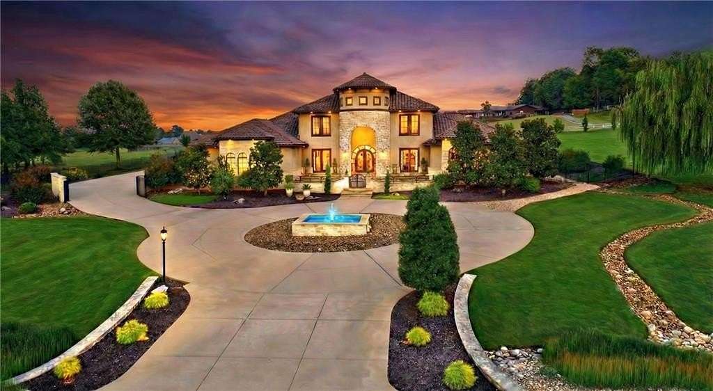 3.8 Acres of Residential Land with Home for Sale in Fayetteville, Arkansas