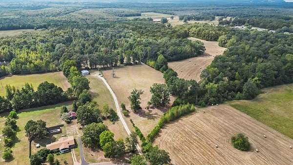34.8 Acres of Land with Home for Sale in Texarkana, Texas