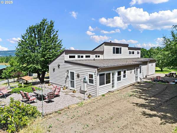 24.2 Acres of Land with Home for Sale in Pleasant Hill, Oregon