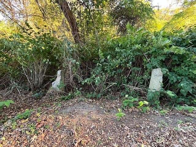 1 Acre of Residential Land for Sale in South Kingstown Town, Rhode Island