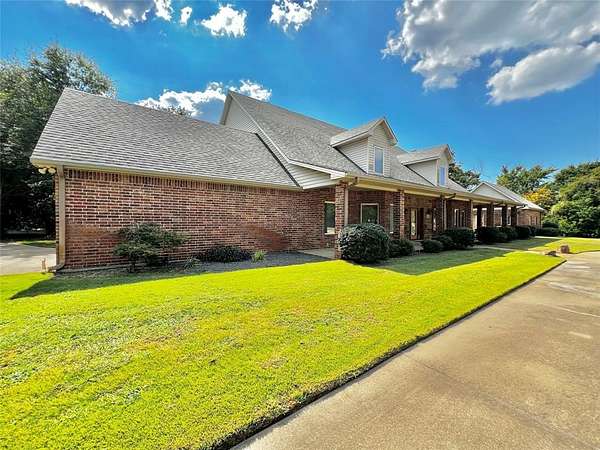 2.65 Acres of Residential Land with Home for Sale in Gun Barrel City, Texas