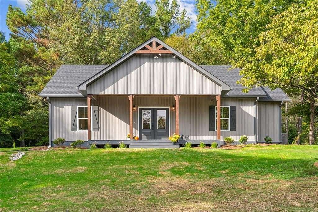 1.58 Acres of Residential Land with Home for Sale in Dalton, Georgia