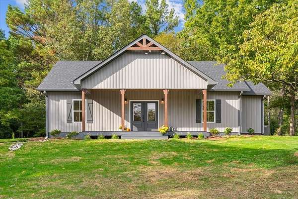 1.58 Acres of Residential Land with Home for Sale in Dalton, Georgia