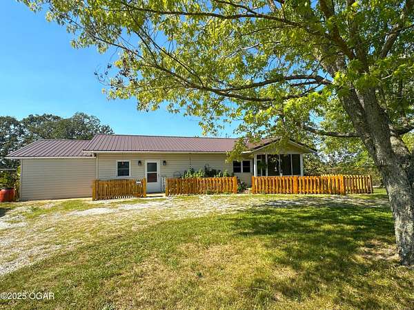 2 Acres of Residential Land with Home for Sale in Houston, Missouri