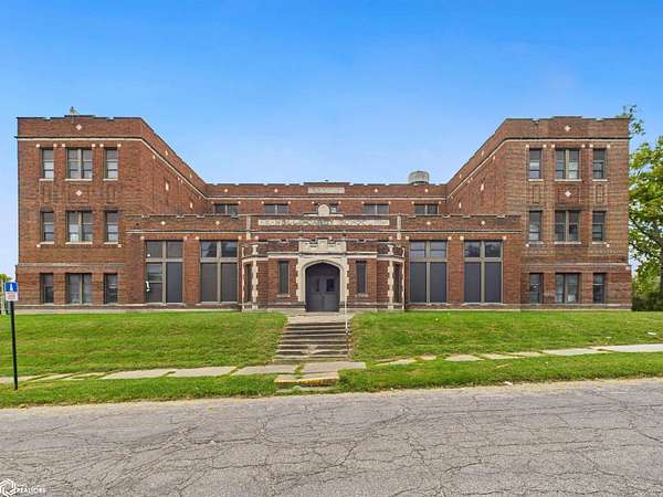 0.8 Acres of Commercial Land for Sale in Keokuk, Iowa