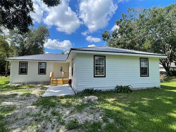 2.16 Acres of Residential Land with Home for Lease in Gainesville, Florida