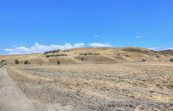 401 Acres of Agricultural Land for Sale in Shandon, California