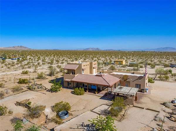 15 Acres of Land with Home for Sale in Joshua Tree, California