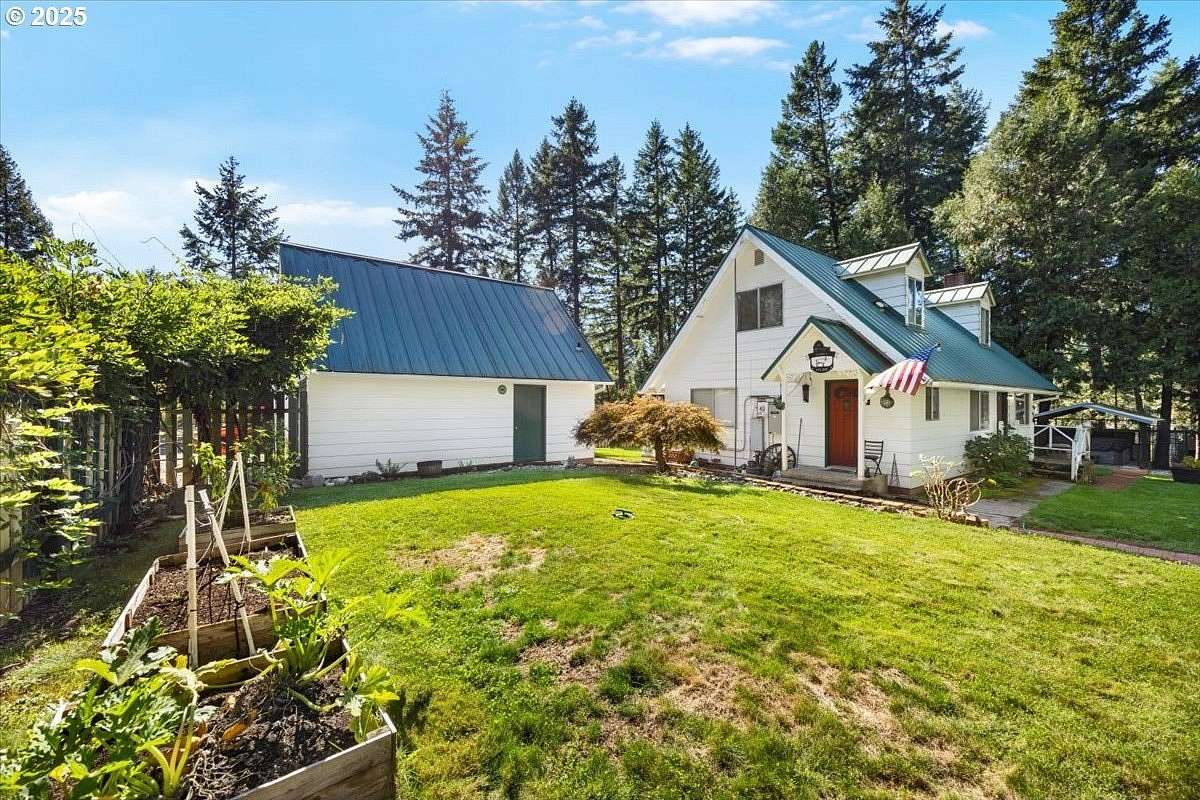 5.88 Acres of Residential Land with Home for Sale in Winston, Oregon