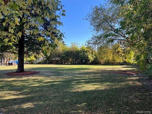 0.28 Acres of Residential Land for Sale in Pontiac, Michigan
