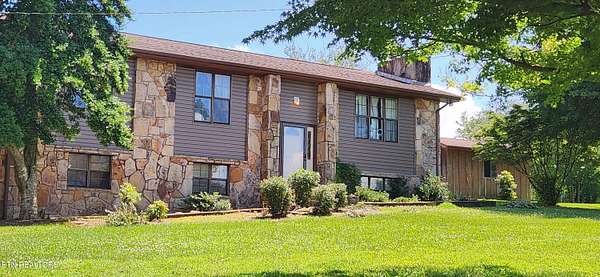 1.62 Acres of Residential Land with Home for Sale in Maryville, Tennessee