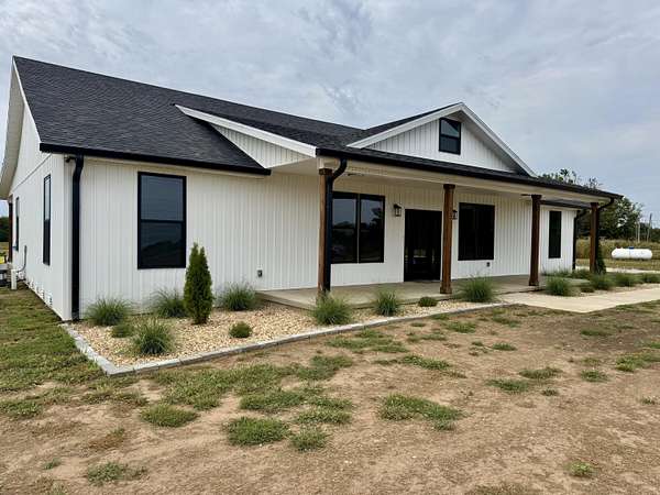 5 Acres of Residential Land with Home for Sale in Springfield, Missouri