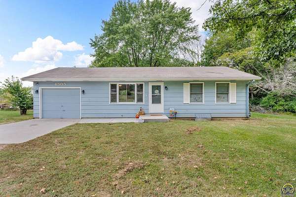 2.67 Acres of Residential Land with Home for Sale in Topeka, Kansas