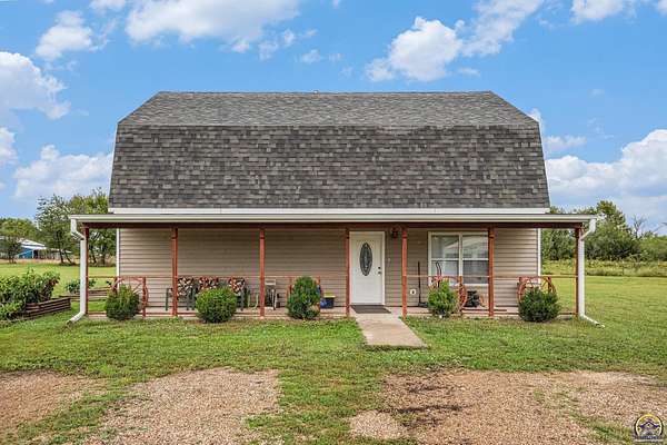 5.14 Acres of Residential Land with Home for Sale in Meriden, Kansas