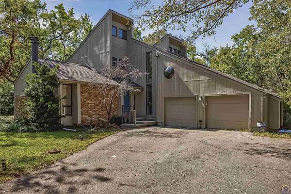 3.85 Acres of Residential Land with Home for Sale in Topeka, Kansas