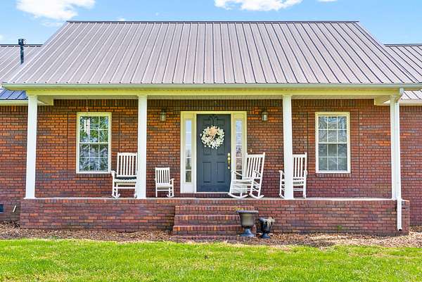 7.19 Acres of Residential Land with Home for Sale in Guthrie, Kentucky