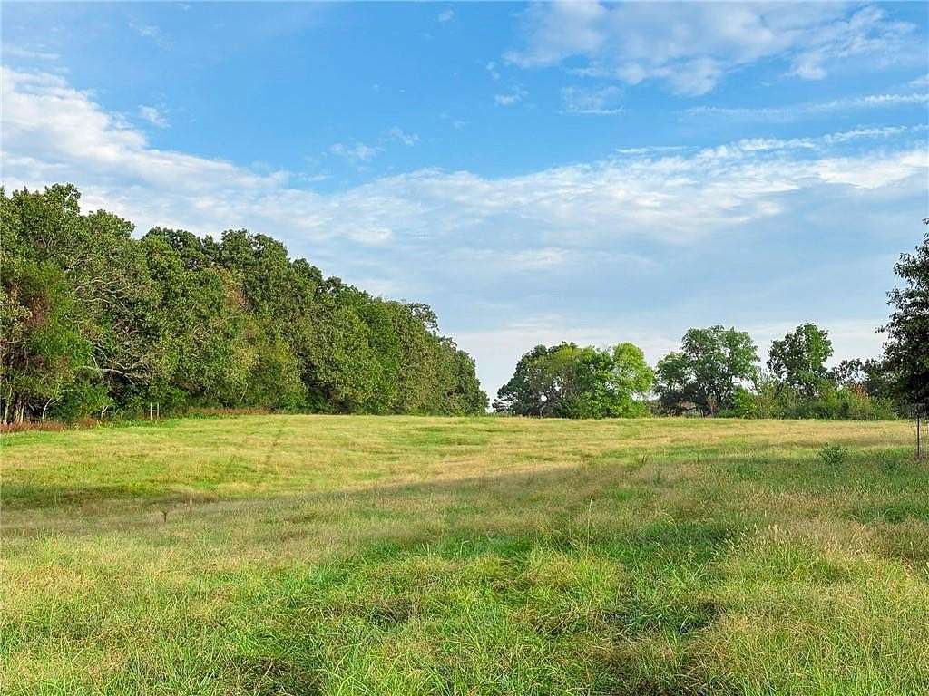 5 Acres of Residential Land for Sale in Prairie Grove, Arkansas