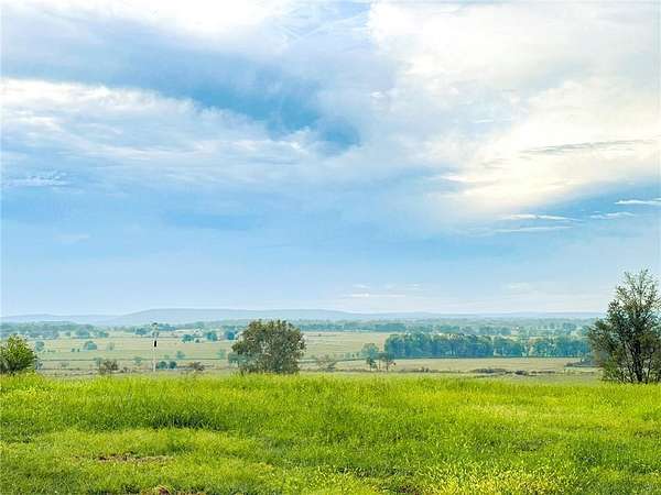 5 Acres of Residential Land for Sale in Prairie Grove, Arkansas
