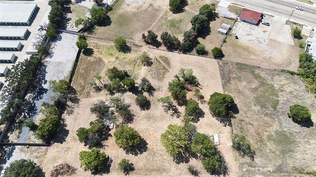 2.42 Acres of Improved Mixed-Use Land for Sale in Fort Worth, Texas