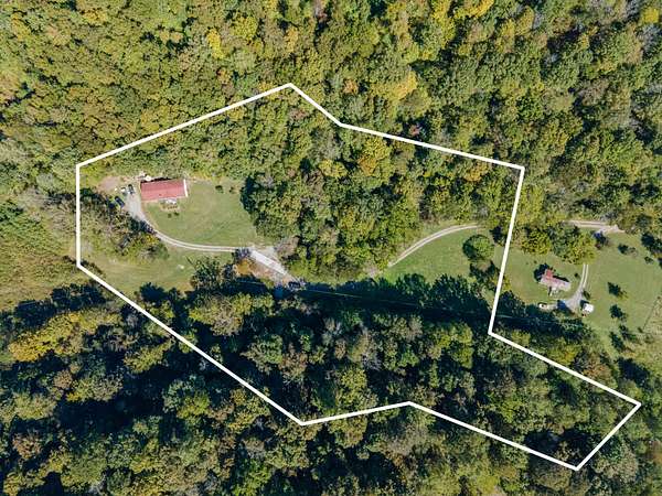 8 Acres of Residential Land with Home for Sale in Thompson's Station, Tennessee