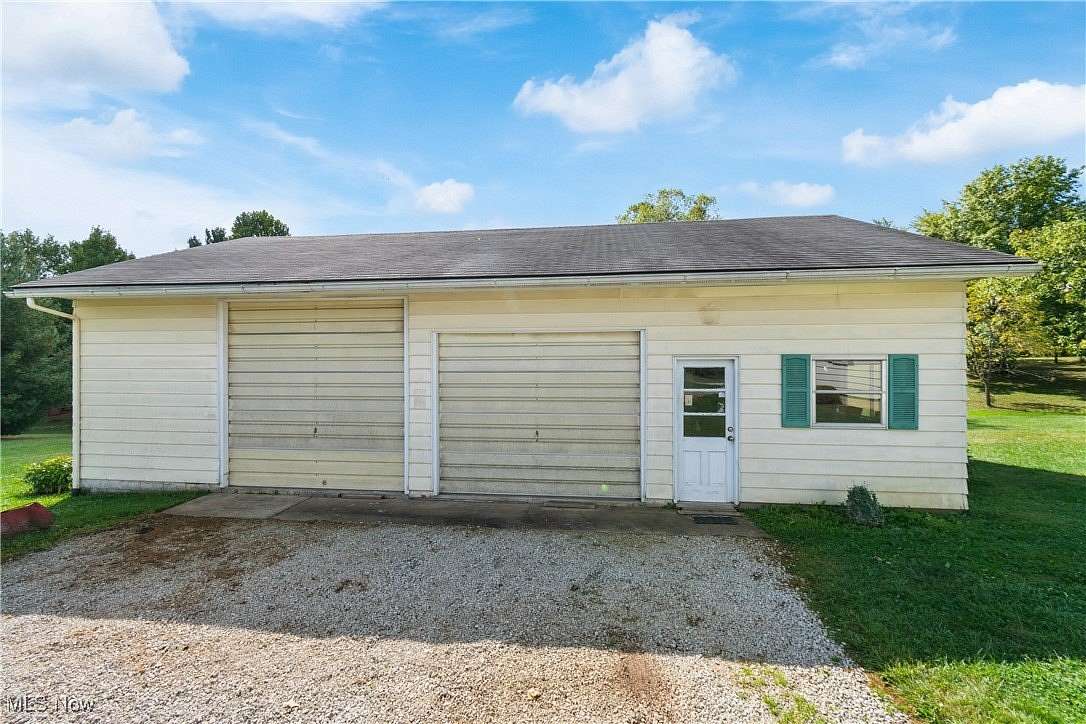 1.13 Acres of Residential Land with Home for Auction in Medina, Ohio