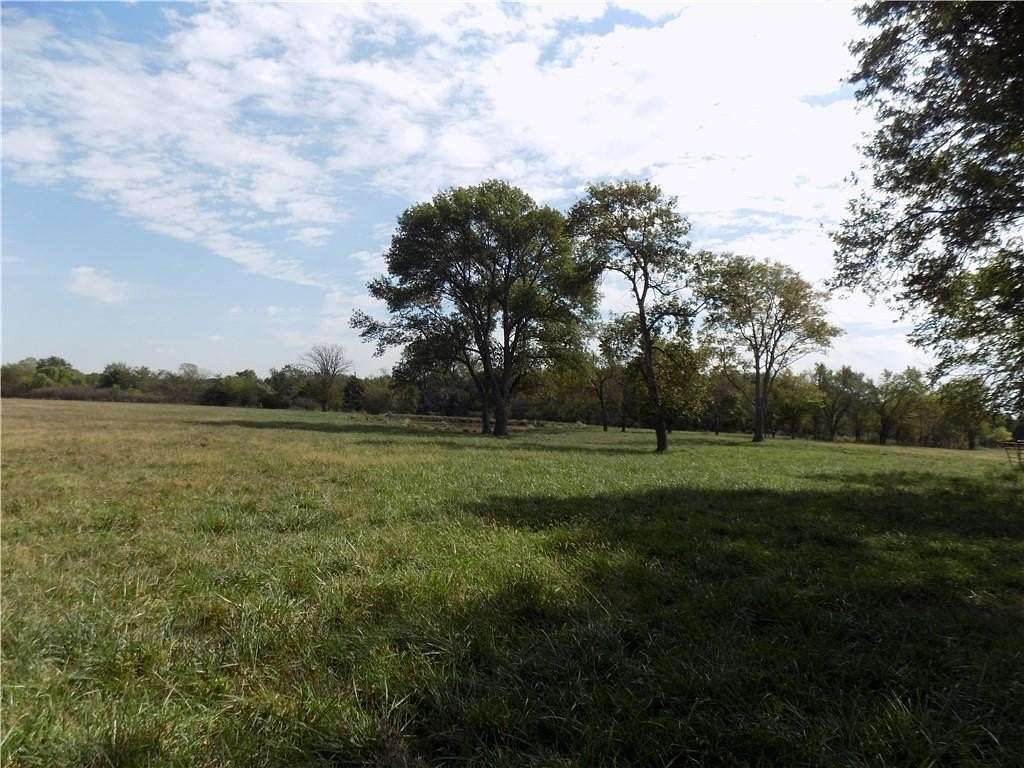 80 Acres of Recreational Land & Farm for Sale in Kincaid, Kansas