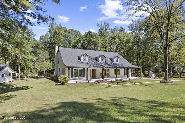 1.54 Acres of Residential Land with Home for Sale in Brandon, Mississippi