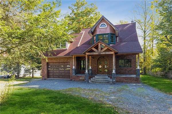 1.5 Acres of Residential Land with Home for Lease in Congers, New York