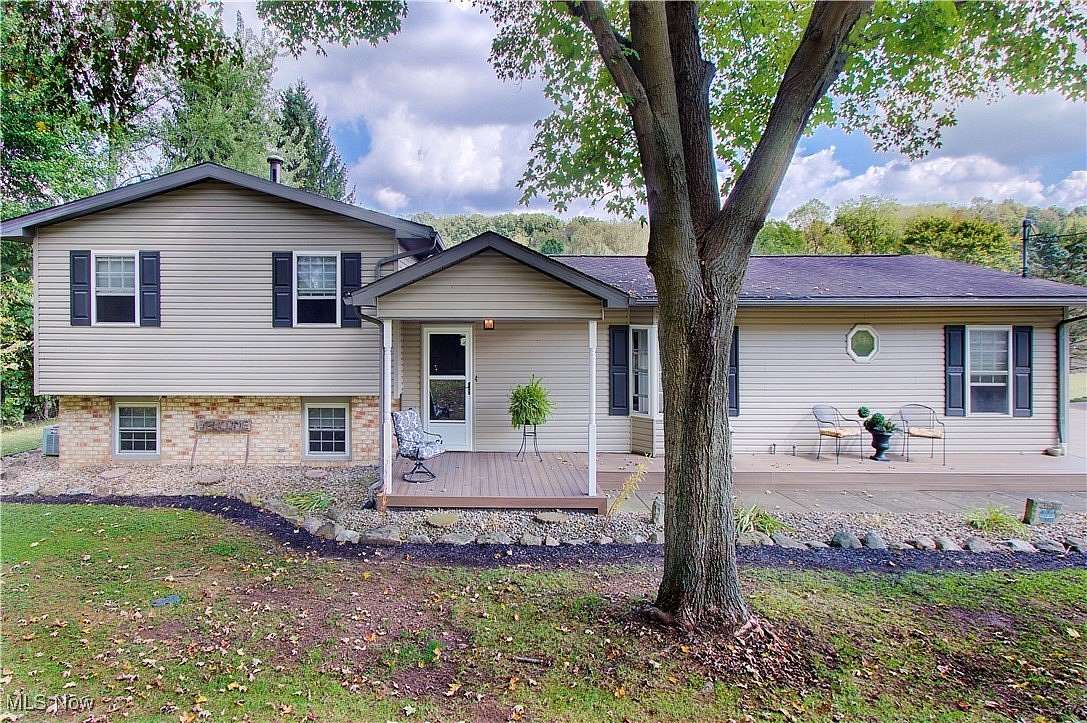 5.2 Acres of Residential Land with Home for Sale in Paris, Ohio