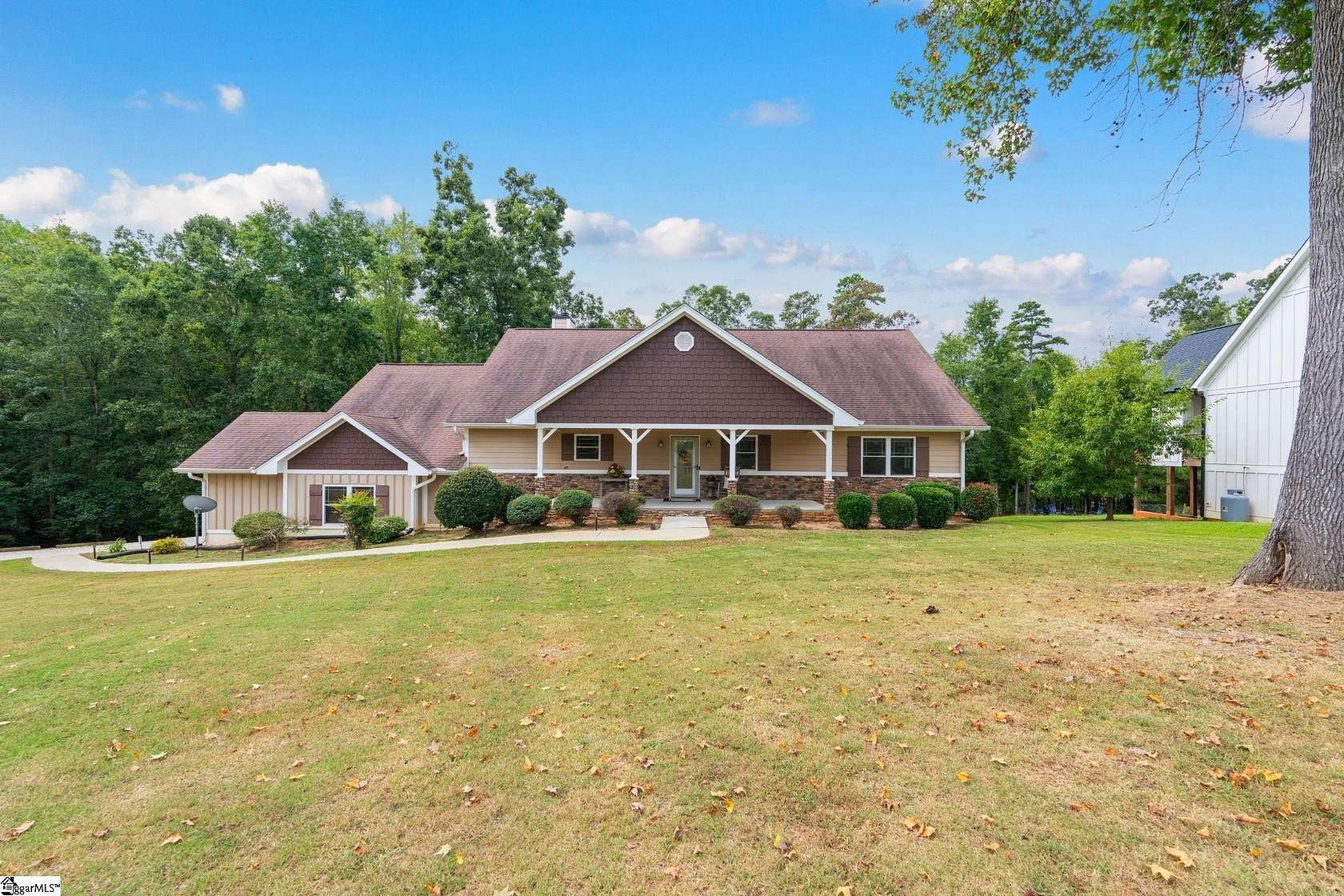 1.67 Acres of Residential Land with Home for Sale in Hartwell, Georgia