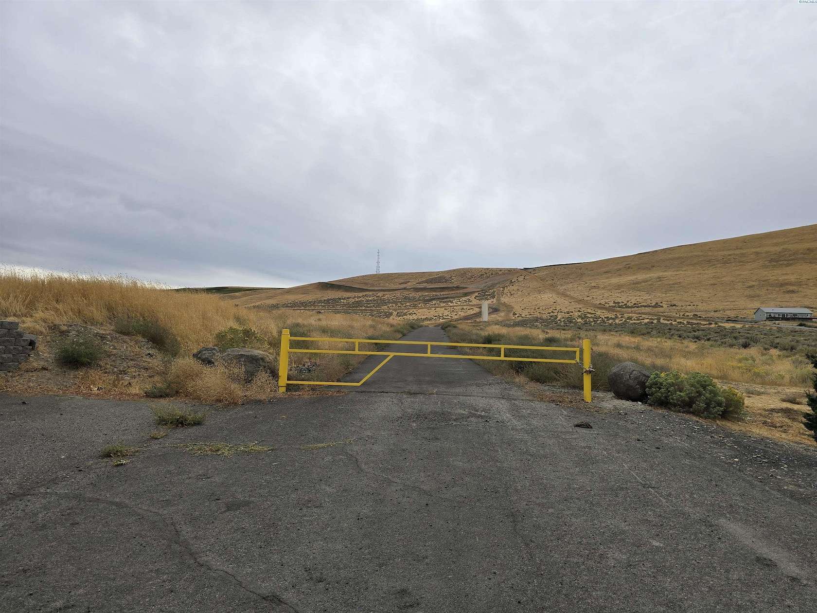 224 Acres of Land for Sale in Benton City, Washington