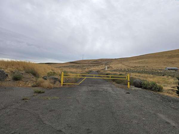 224 Acres of Land for Sale in Benton City, Washington