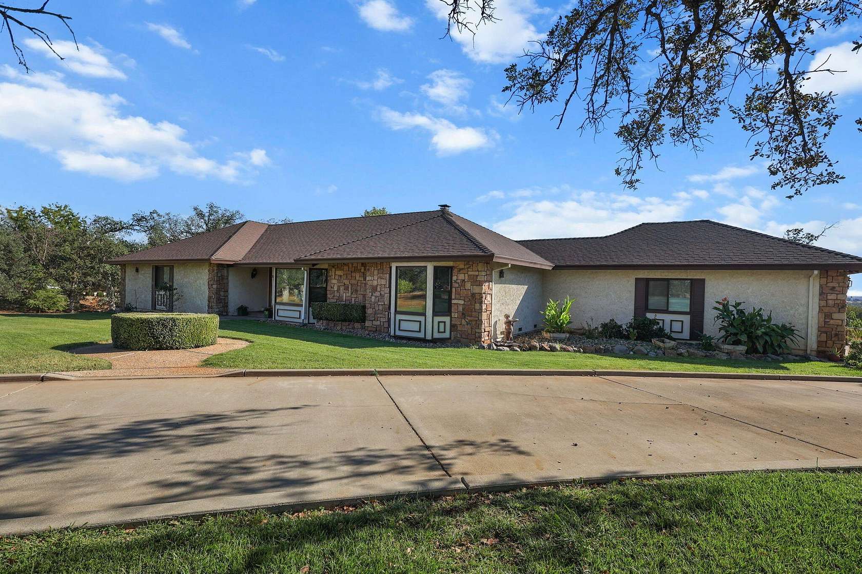 2.28 Acres of Residential Land with Home for Sale in Red Bluff, California