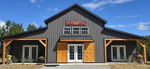 1.67 Acres of Residential Land with Home for Sale in Jamestown, Tennessee