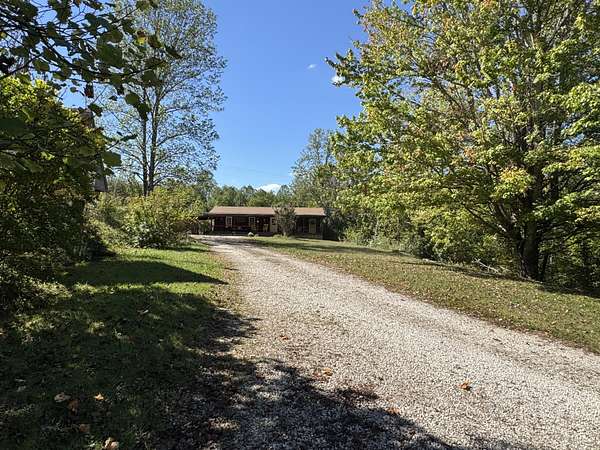 10 Acres of Land with Home for Sale in Pine Ridge, Kentucky