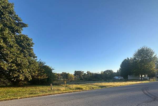 0.39 Acres of Residential Land for Sale in Carmi, Illinois