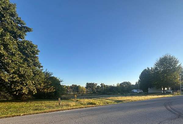 0.39 Acres of Residential Land for Sale in Carmi, Illinois