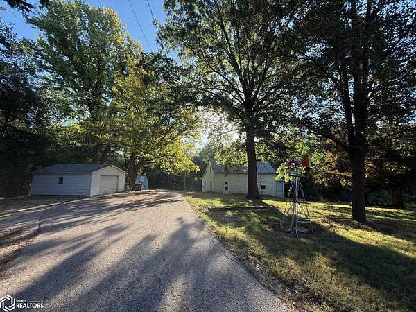 2.78 Acres of Residential Land with Home for Sale in Burlington, Iowa
