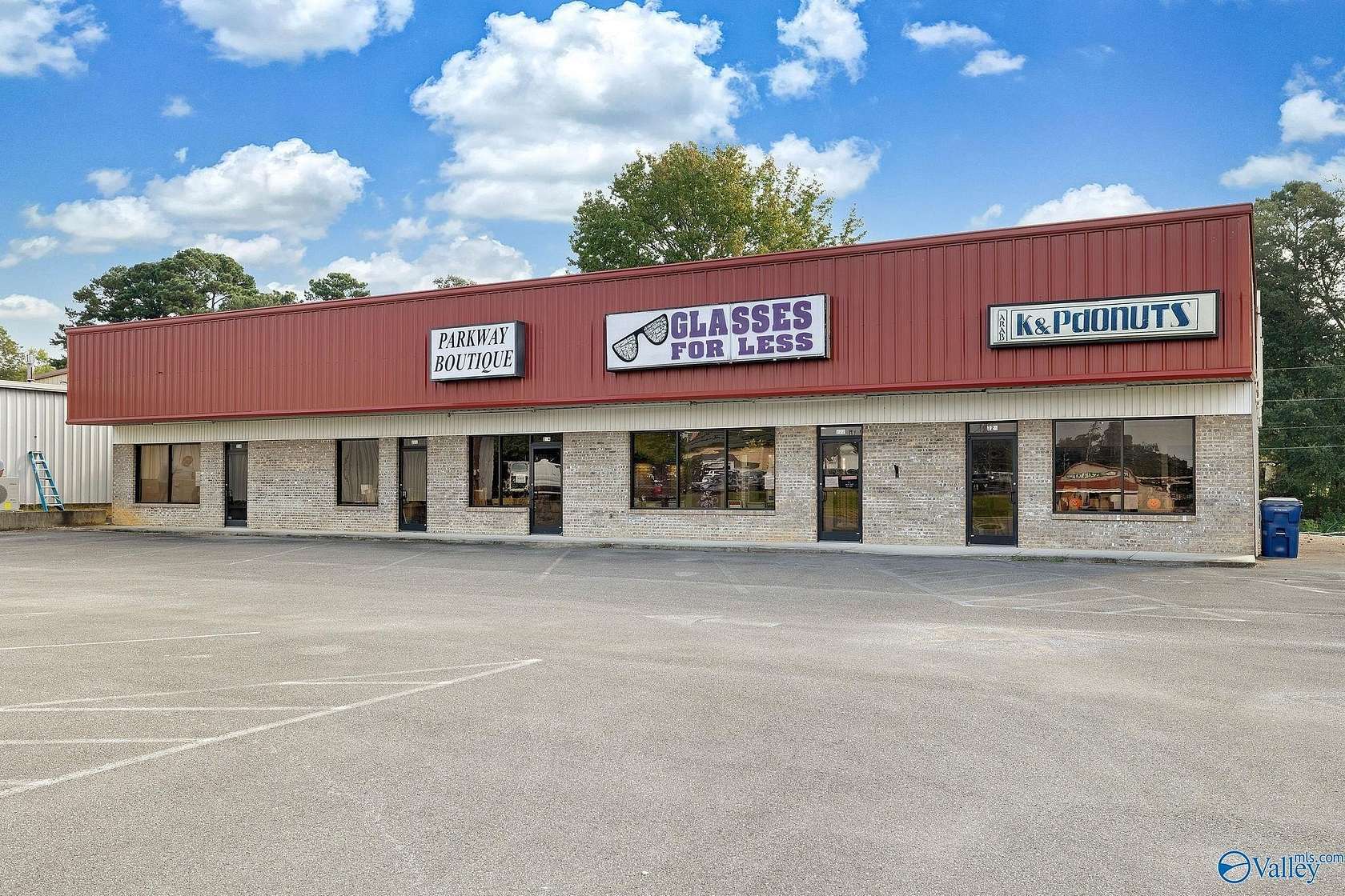 0.64 Acres of Improved Commercial Land for Sale in Arab, Alabama