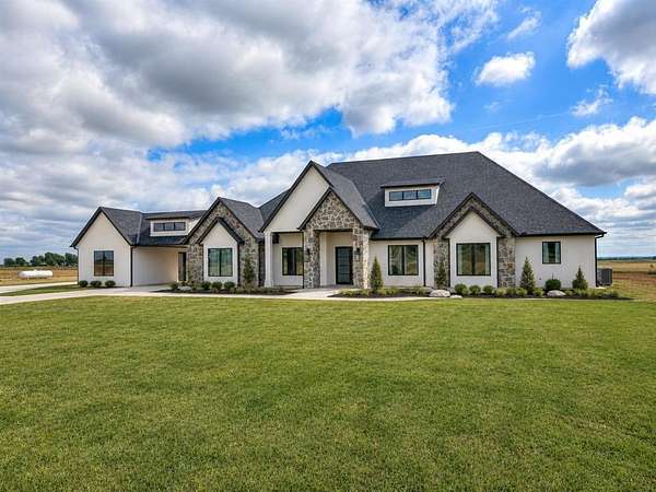 10 Acres of Land with Home for Sale in Edmond, Oklahoma