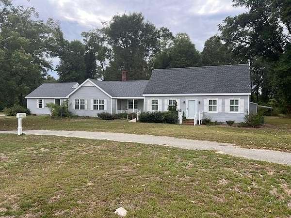 2.49 Acres of Residential Land with Home for Sale in Bainbridge, Georgia