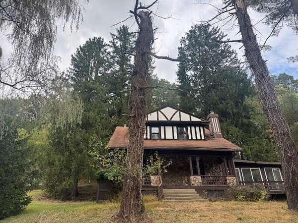 2.86 Acres of Residential Land with Home for Sale in Franklin Park, Pennsylvania