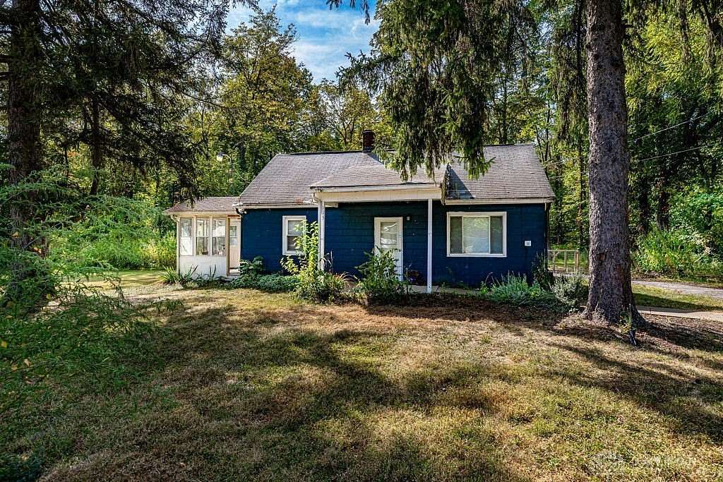 4.48 Acres of Residential Land with Home for Sale in New Lebanon, Ohio