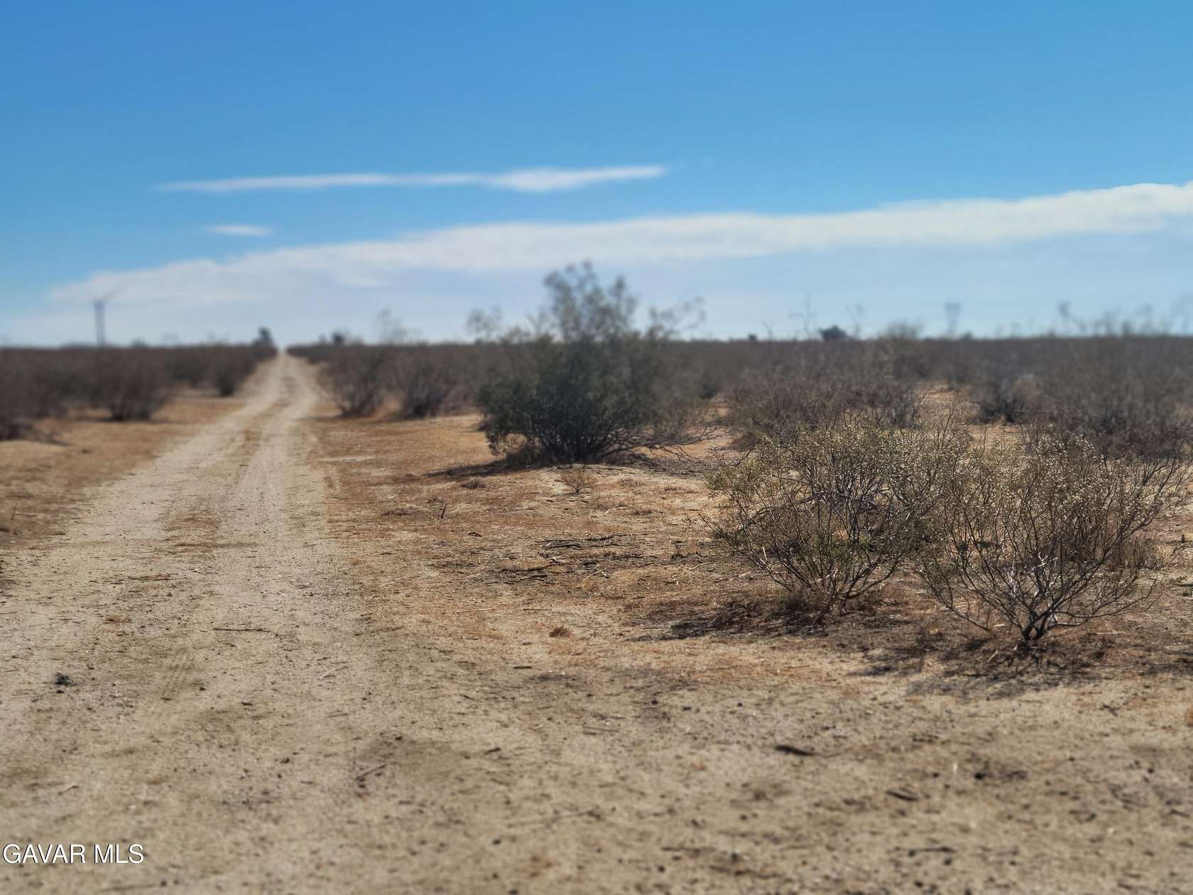 5 Acres of Land for Sale in Rosamond, California